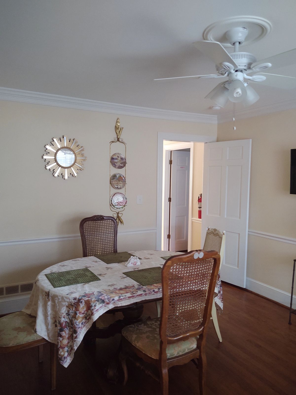 Val's Place at Brookhaven — photo 5 of 14
