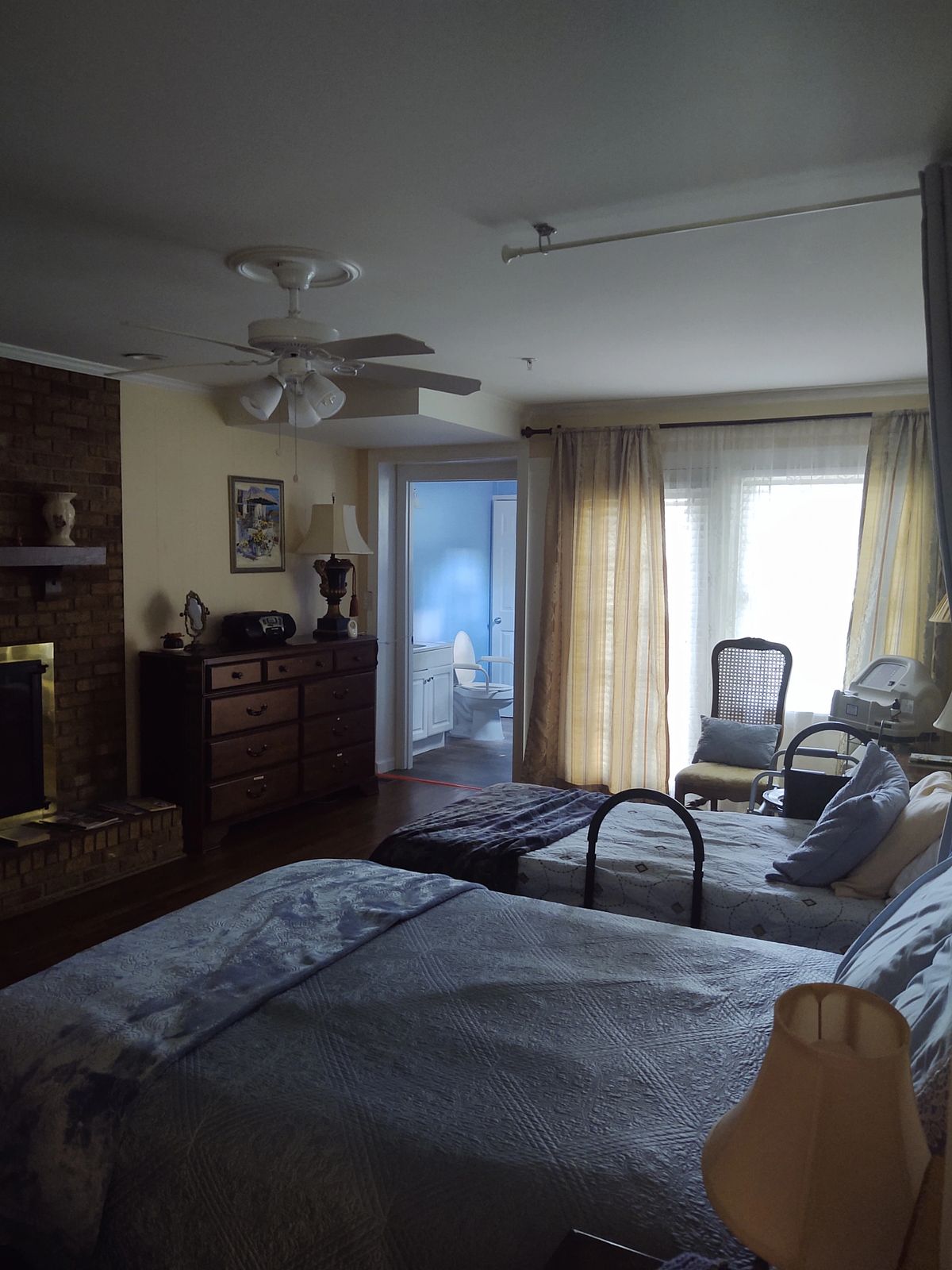 Val's Place at Brookhaven — photo 8 of 14
