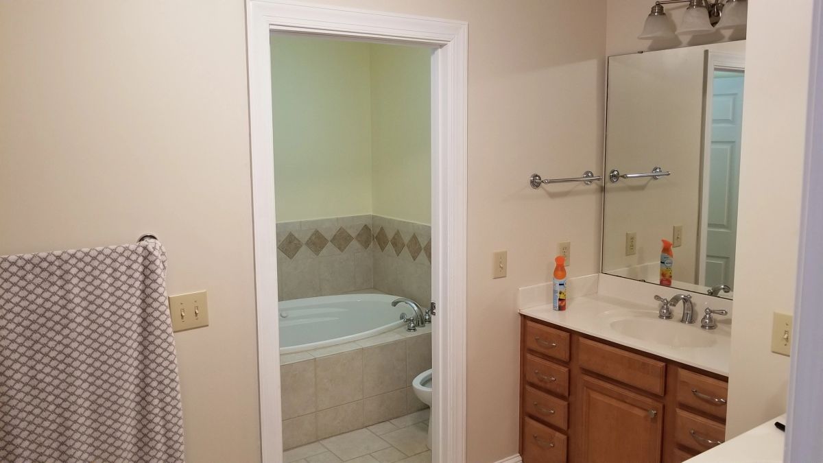 Val's Place at Dodsworth — photo 3 of 18
