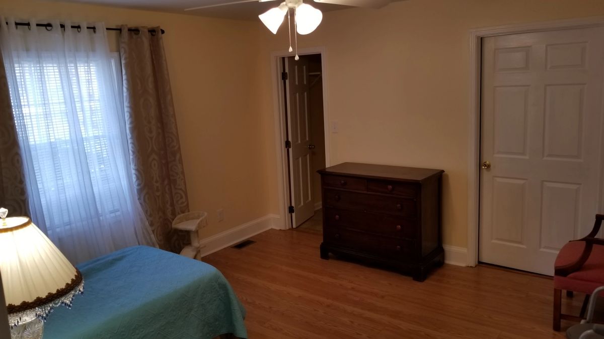 Val's Place at Dodsworth — photo 12 of 18