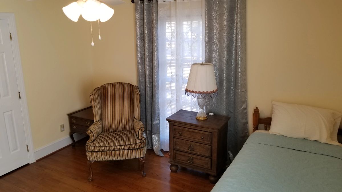 Val's Place at Dodsworth — photo 14 of 18