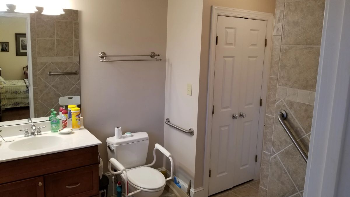 Val's Place at Dodsworth — photo 16 of 18
