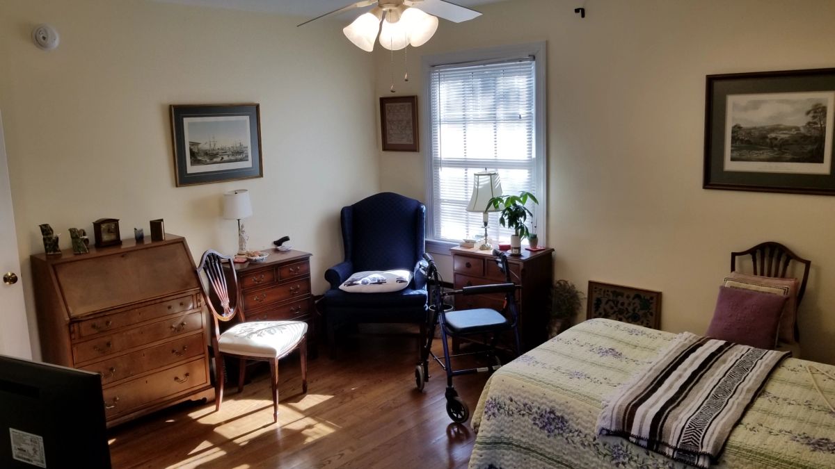 Val's Place at Dodsworth — photo 17 of 18