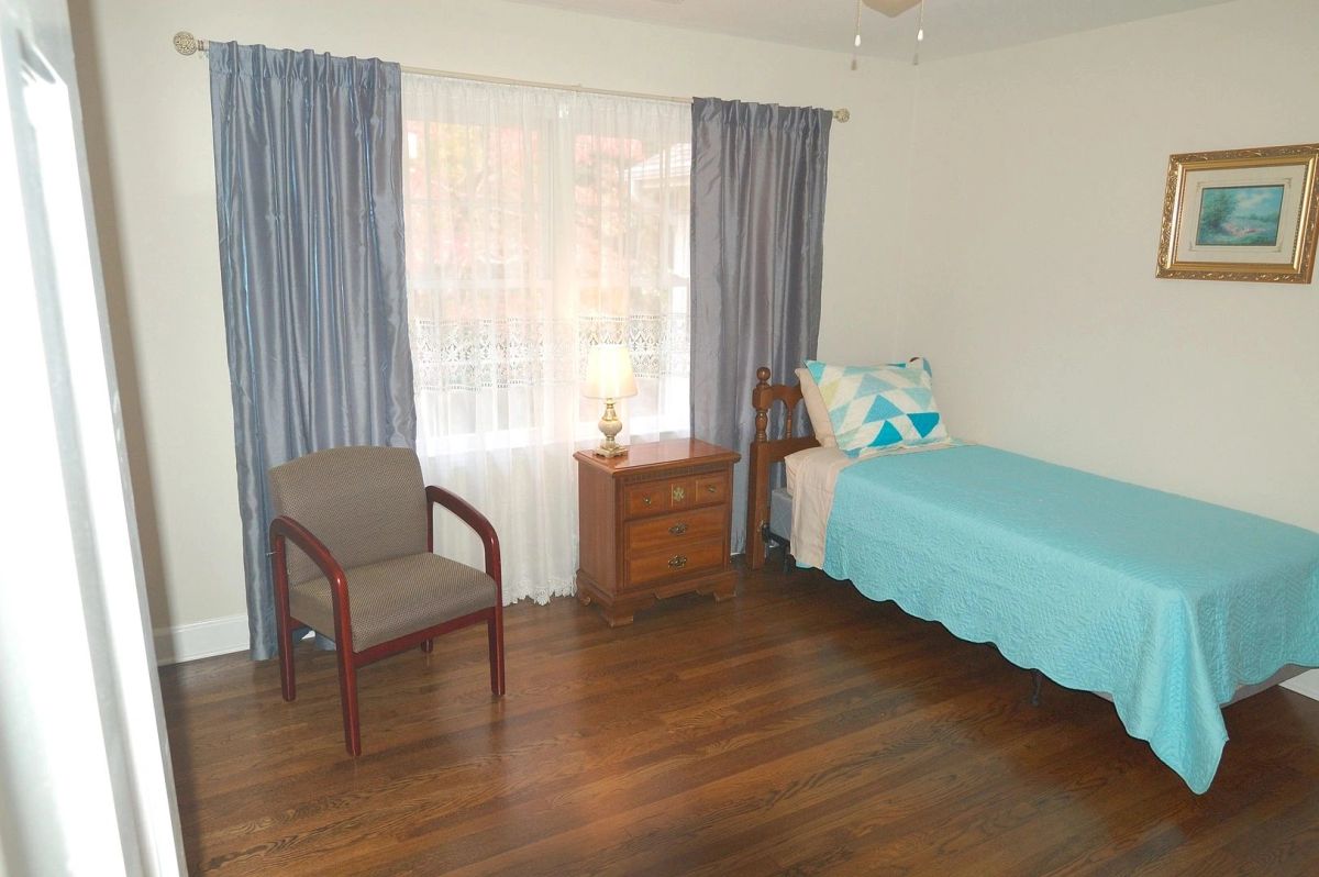 Val's Place at Morehead — photo 16 of 16